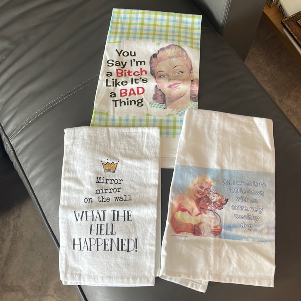 Set of 3 kitchen towels. One is new with tags. All used only as decoration.